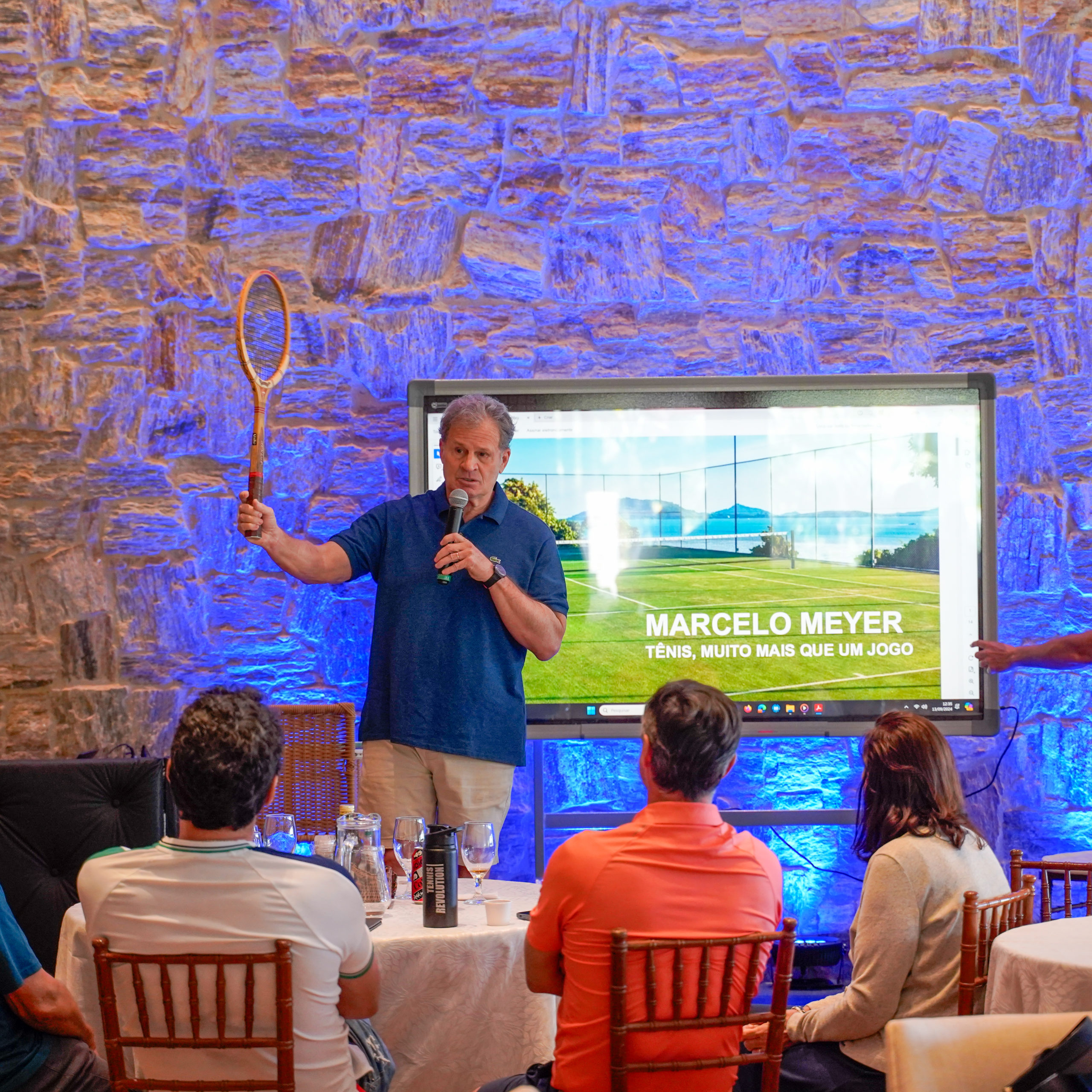 Benefícios de investir em uma lousa para escritório