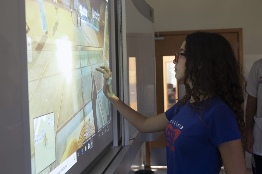 lousa-digital-movplan-quadriline-touchpro