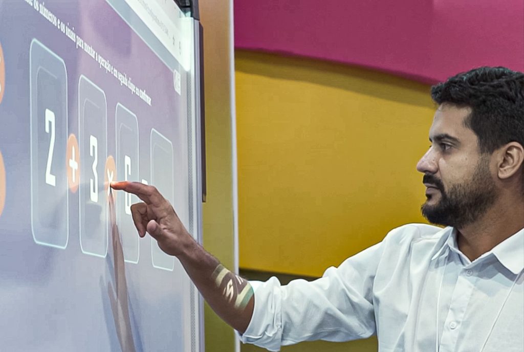 Lousa digital e interativa da MOVPLAN