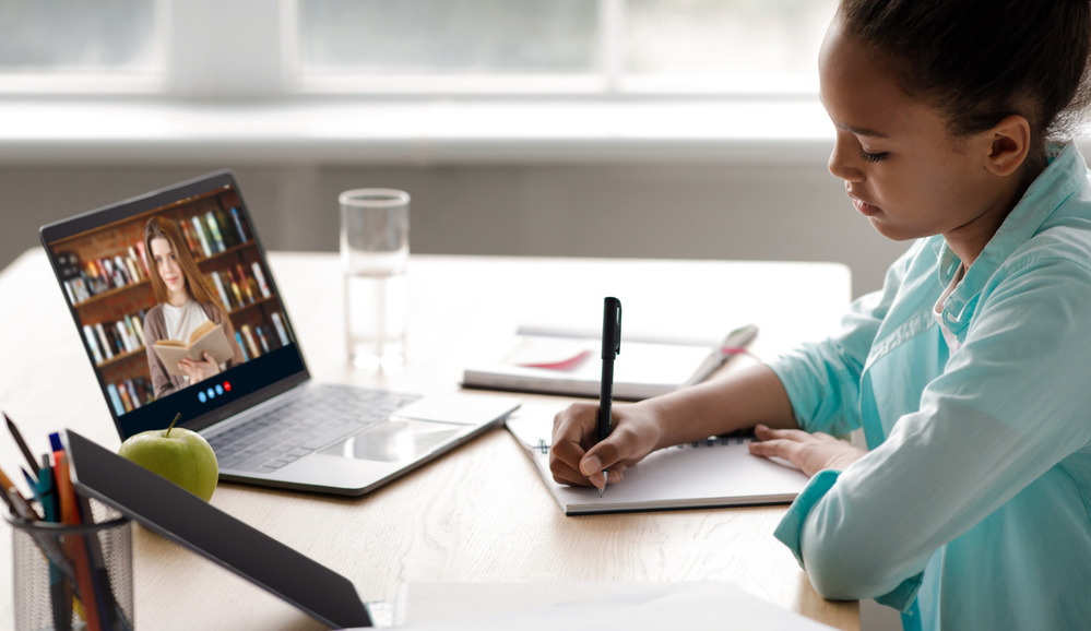 MOVPLAN_Tecnolocia nas escolas_Aula_Online