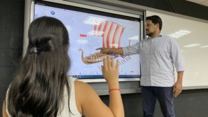 MOVPLAN_Educação Híbrida_Lousa Retrátil Touchledv