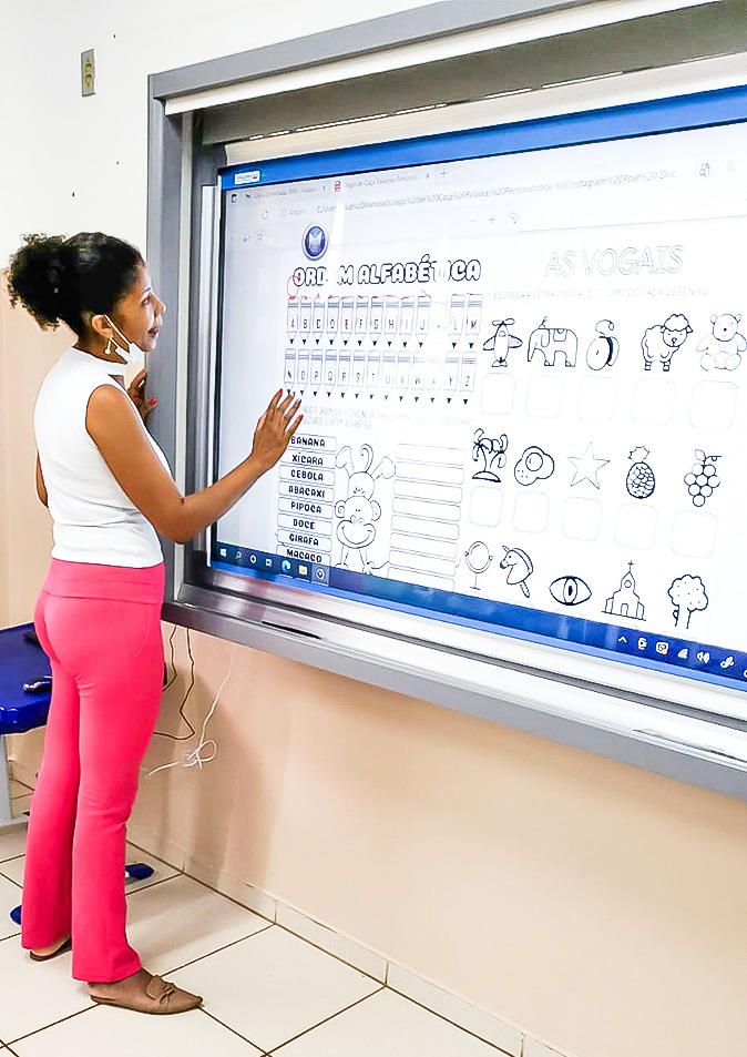 MOVPLAN_tela interativa touch screen_professora