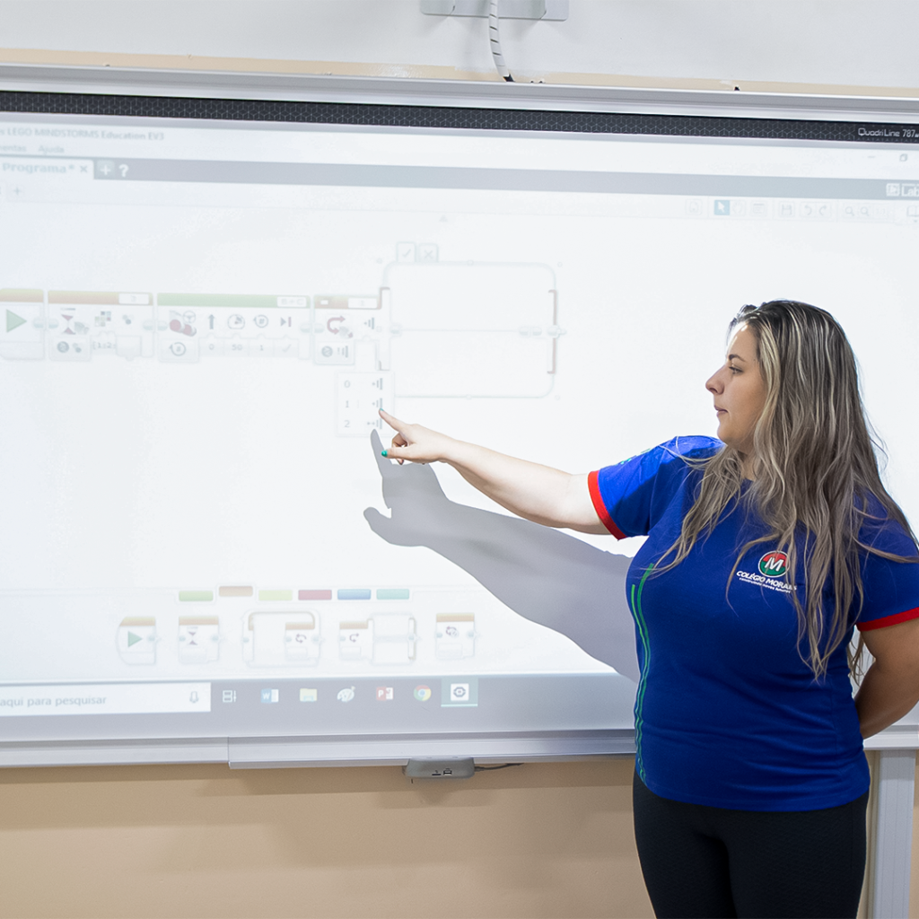 Sistema híbrido de ensino