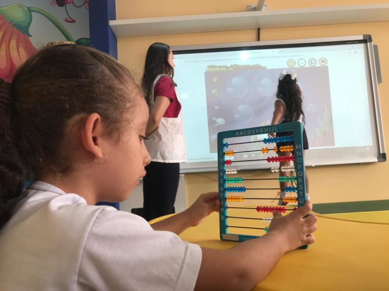 sistema híbrido de ensino