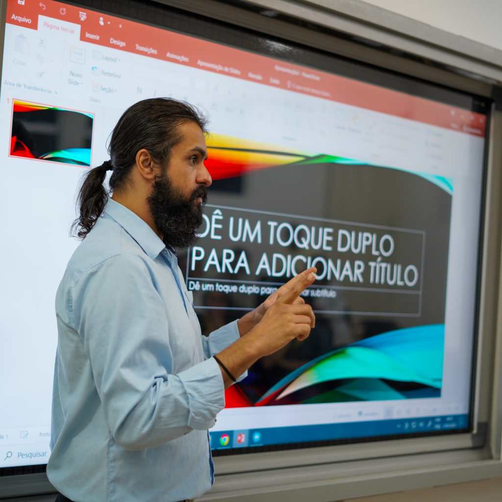 Display touch screen